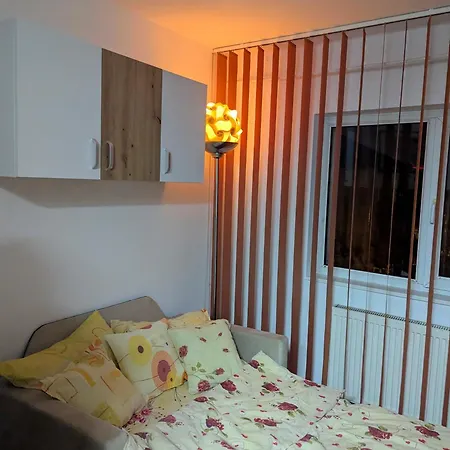 1 Modern La 5 Minute De Iulius Town Apartment *